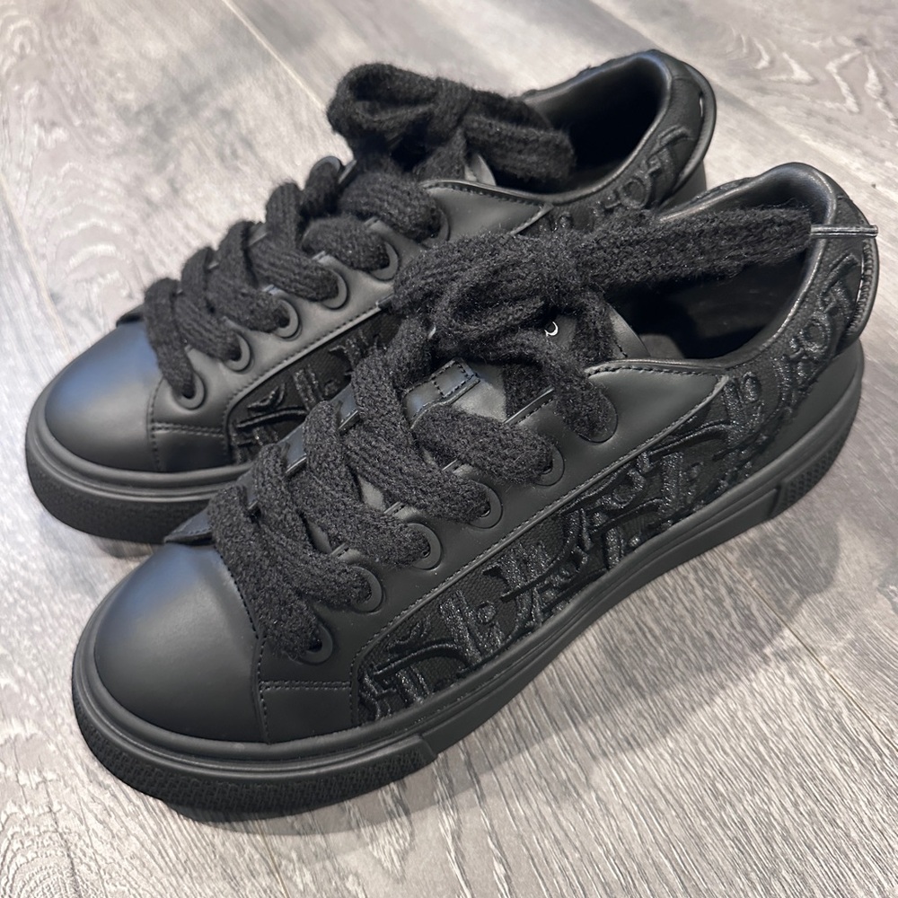 B33 black shoes size 11 no box new